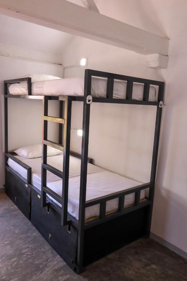 Why Not Backpackers Hostel Mirissa Exterior photo